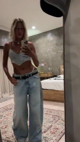 Mirror selfies and outfit shots in a North Kuta hotel room