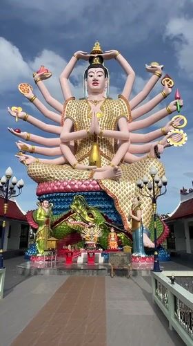 Morning visit documented at Wat Plai Laem temple complex Thailand