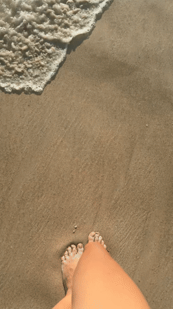 Clear weather brings beachgoers to Patong shores