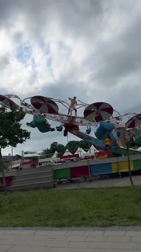 Carnival rides observed near Arena Shumen entertainment complex
