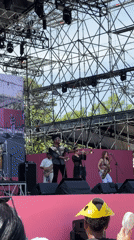 Outdoor music festival draws crowds in Seoul