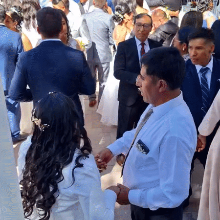 Mass wedding ceremony celebrates multiple couples in Cerro Colorado, Peru