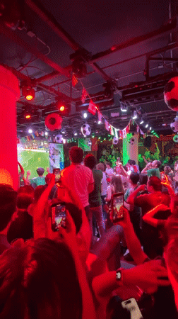 Public soccer watch party lights up San Bernardino Tlaxcalancingo