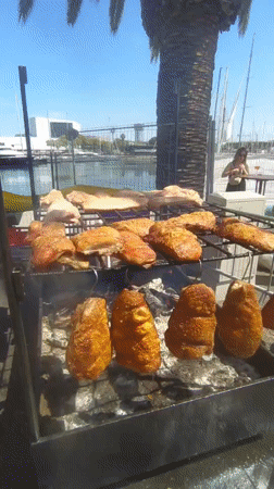 Colombian street food and colorful characters in Barcelona