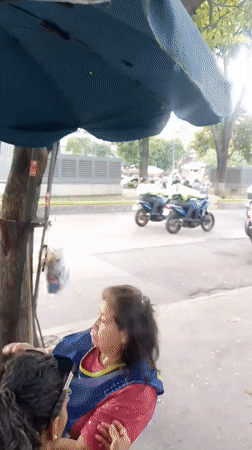 Caracas residents document routine mall visits, chess tournament, police activity