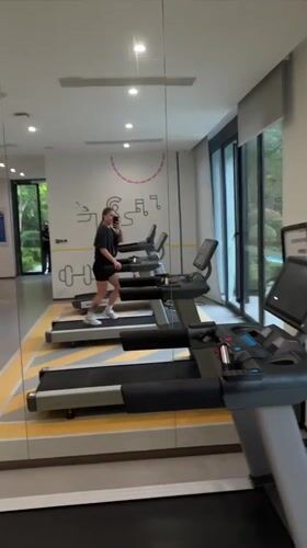 Morning workout routine documented at Yiwu fitness facility