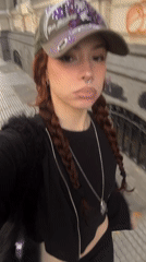 Young woman documents evening stroll through Buenos Aires