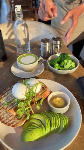Solo breakfast and journaling session at Ubud restaurant