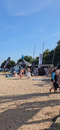 Beachside festival draws crowds in Denpasar morning hours