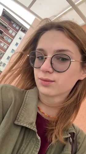 Woman films selfie video in Kragujevac residential area