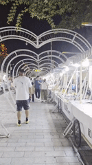 Night market browsing and carved charms in Qinhuangdao