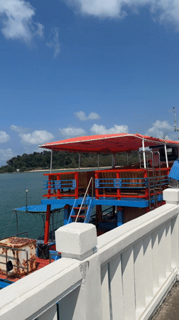 Routine pier activity documented at Baan Bai Lan lighthouse