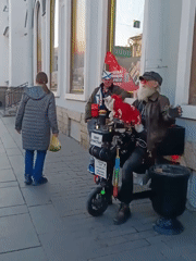 Saturday afternoon scenes captured across central Saint Petersburg landmarks