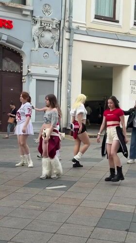 Red Square landmarks and a street dance, Moscow afternoon
