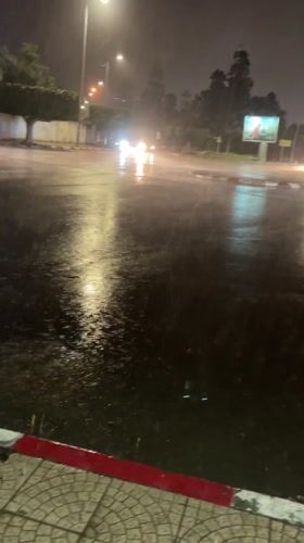 Rainy night flooding observed on Safi street