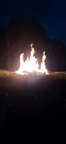 Nighttime bonfire documented in Vallecito, Venezuela countryside