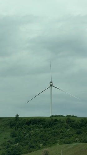 Morning drive through Georgian wind farm captured by travelers