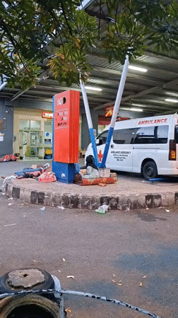 Banda Aceh hospital emergency entrances busy with ambulances and patients
