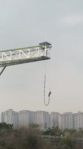 Families enjoy rides at Chongqing amusement park morning activities