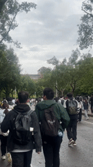 Students gather, walk through Chongqing High-tech Zone campus area