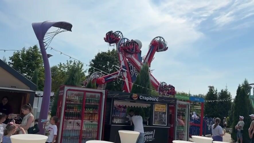 Summer day at Khimki's amusement park and surroundings