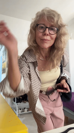 Getting-ready selfies in Ramat Gan, with a curious Siamese cat