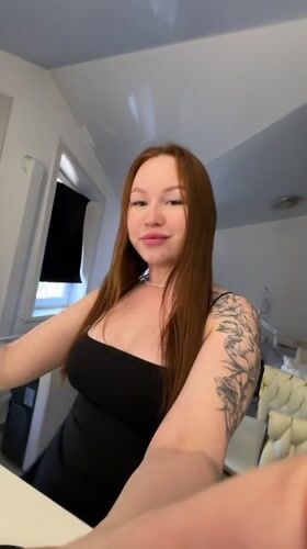 Mirror selfies and studio setup at an Irkutsk beauty space