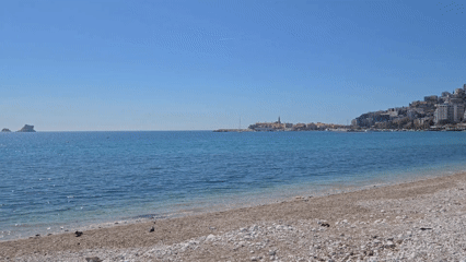 Tourist captures morning scenes around Budva's coast and streets