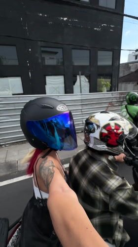 Motorbike passenger captures ride through Dalung, Indonesia