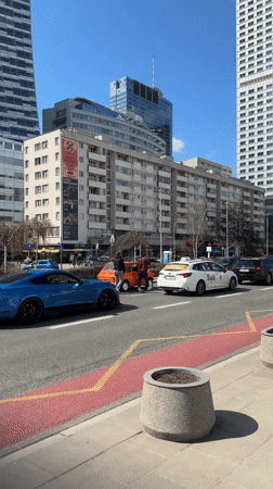 Warsaw street life and Palace views captured Sunday morning