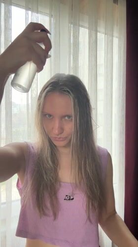 Woman documents early morning moments at Esenyurt residence