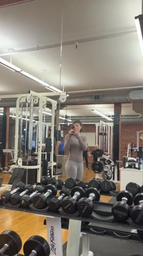 Montreal resident documents Sunday gym workout and breakfast routine