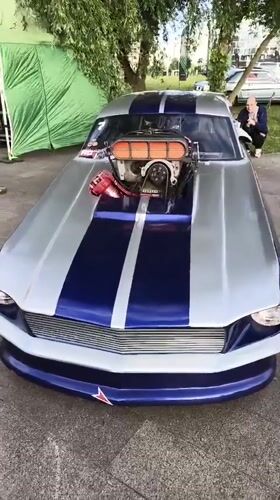 Moscow's Auto Weekends show mixes Soviet classics with modern rides