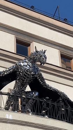 Tourist captures Kazan's public art and architecture during afternoon walk
