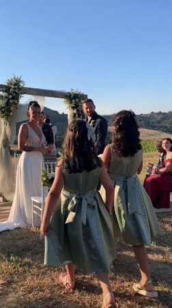 Outdoor wedding ceremony on a sunny day in Montepulciano
