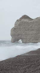 Dramatic waves crash at Étretat's famous cliffs Thursday evening