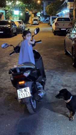 Everyday street scenes and indoor moments in Nha Trang