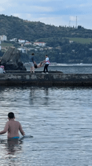 Coastal leisure activities documented across 80-minute afternoon timespan