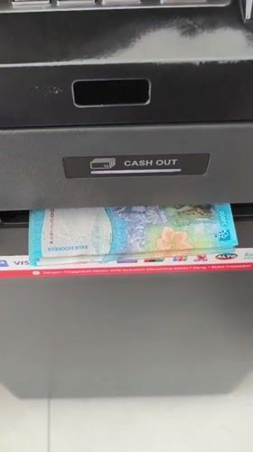 Morning life documented in Depok: ATM withdrawal, traffic, local food