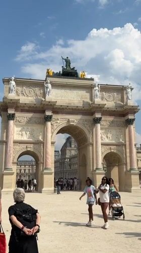 A afternoon drifting through the Tuileries and Louvre quarter