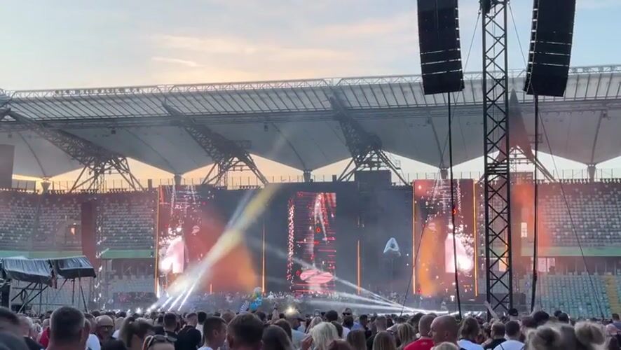 Packed outdoor concert fills PGE Narodowy at sunset