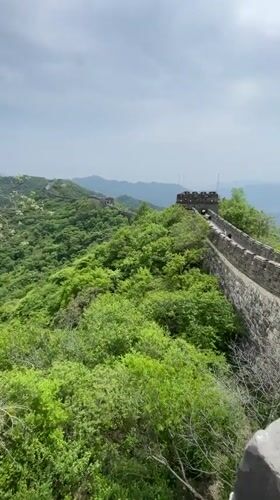 Tourists document Great Wall views in Huairou District