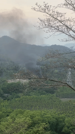 Dark smoke plume spotted rising from Khao Mai Kaeo forest