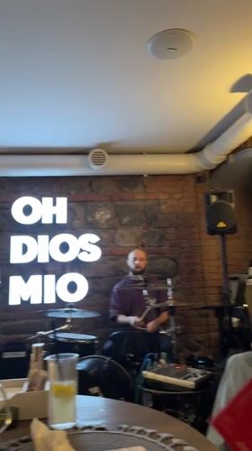 Live music and dining at a venue in Atabe, Georgia