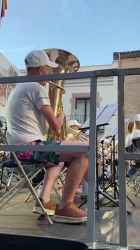 Calella Folk Festival brings music, crowds, and street life to town