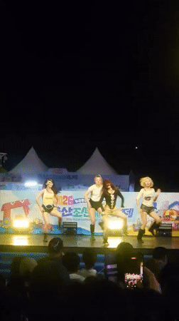 Synchronized dance performance at Ulsan's Shipbuilding and Ocean Festival