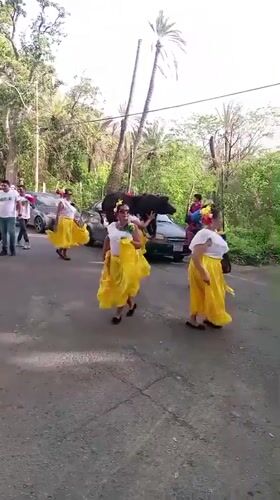 Street parade with marching bands rolls through San Juan Bautista