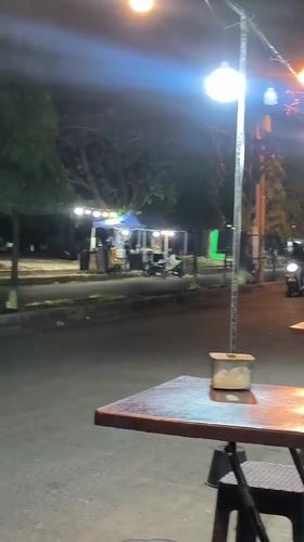 Night out at a Lhokseumawe street drink cart