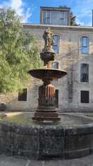 Pontevedra's old town: fountains, sculpture, and the basilica