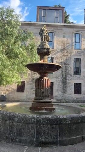 Pontevedra's old town: fountains, sculpture, and the basilica